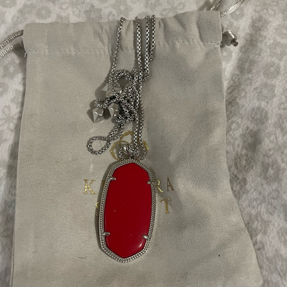 Kendra Scott necklace